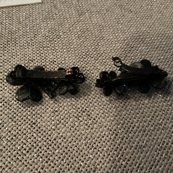 Plastic barrettes with pearl and rhinestones - Picture 2 of 3